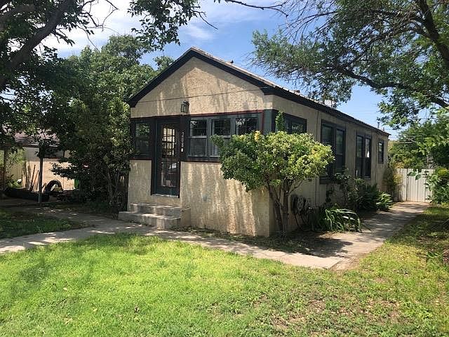 1st image of 208 W 10th St