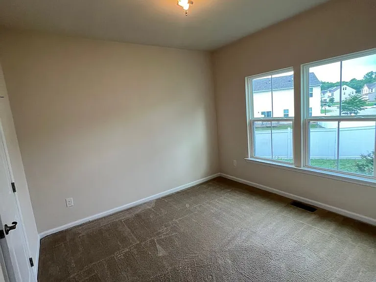 965 Eagle Pl N — Photo 13