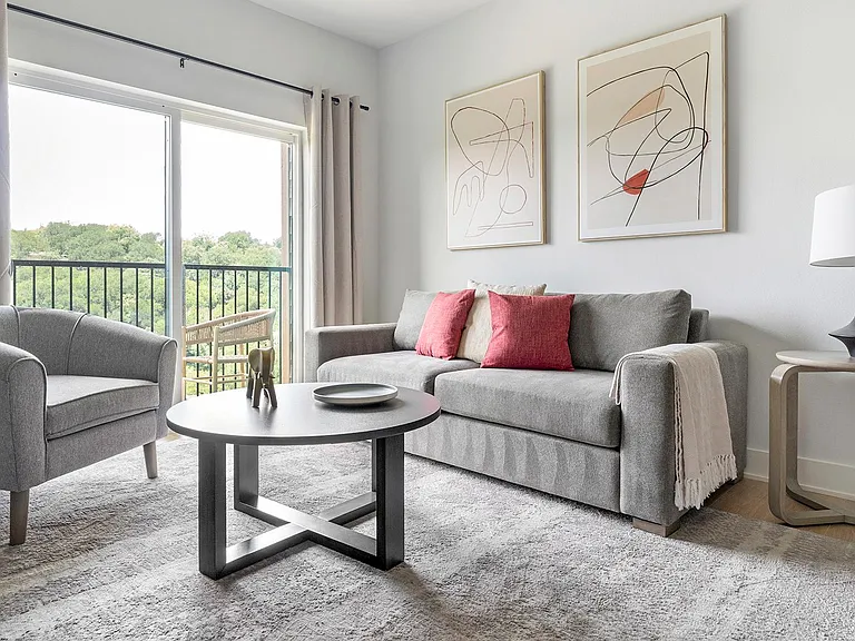 2500 Longview St #411 — Photo 4
