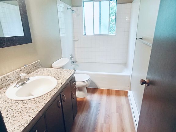 5th image of 239 Williams Ave N APT 3