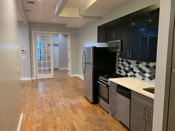 2nd image of 306 Evergreen Ave APT 1