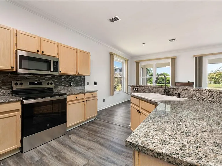 223 Stanhope Cir — Photo 11