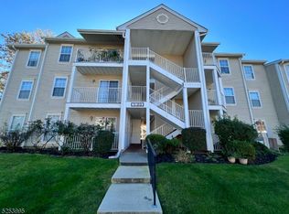 7 Lindsey Ct, Franklin Park, NJ