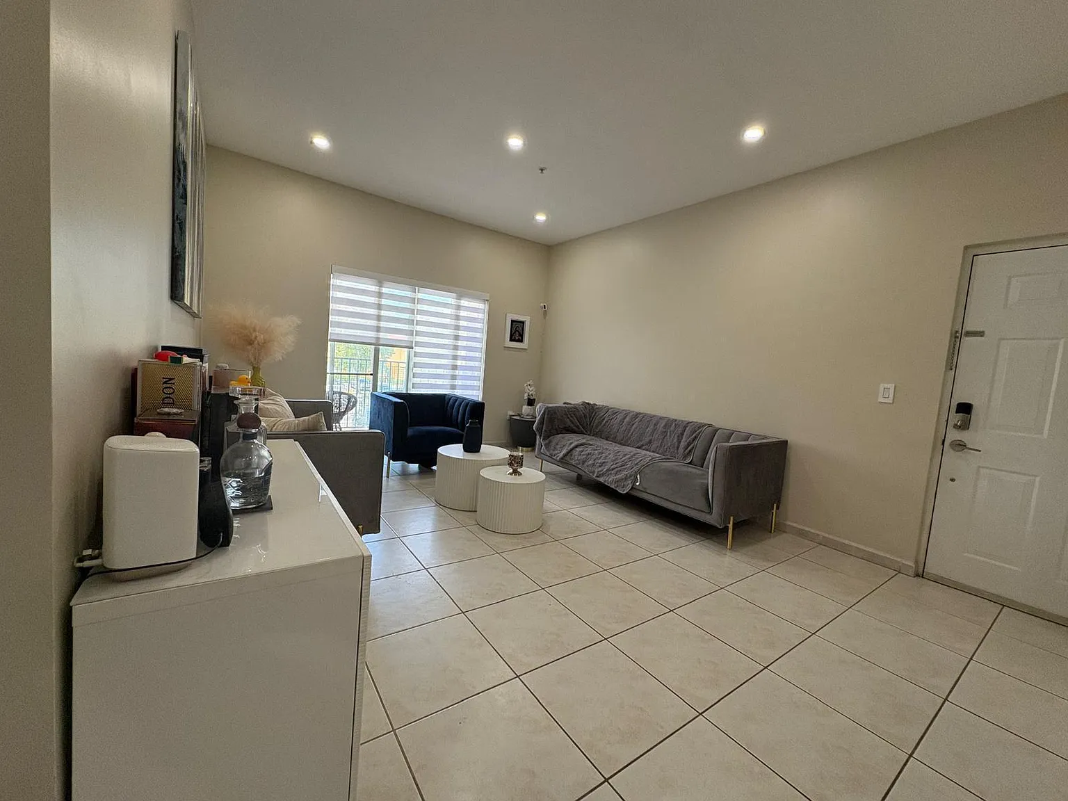 2 bed, 910 sqft, $2,500 — Photo 4