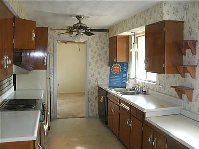 3rd image of 101 Blairwood Dr