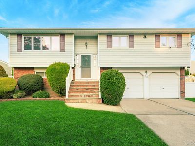 16 Sue-Ann Court, North Babylon, NY, 11703