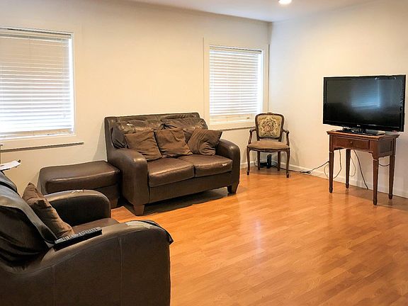 5th image of 2736 Westmoreland Ave