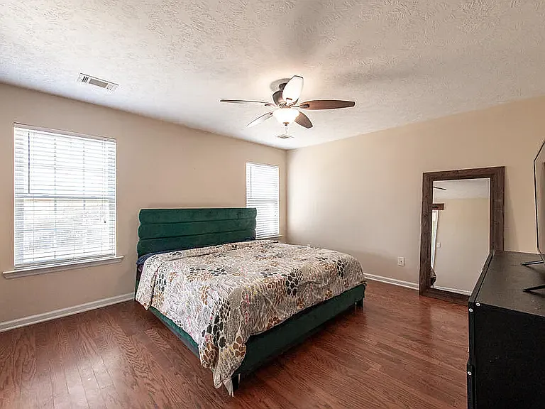 1473 Oxpens Rd — Photo 11