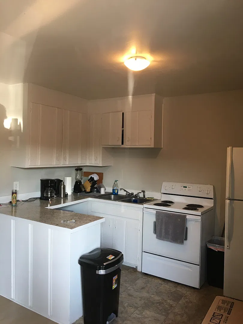 West Wind Apartments — Photo 2