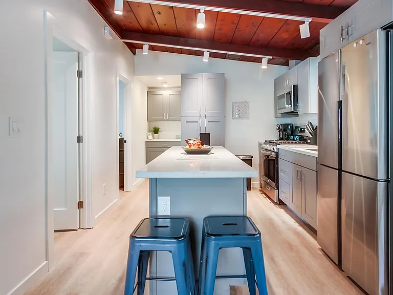 922 Palm Ave #922 — Photo 47