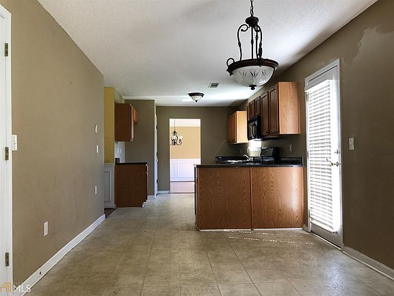 4th image of 9428 Waters Edge Dr