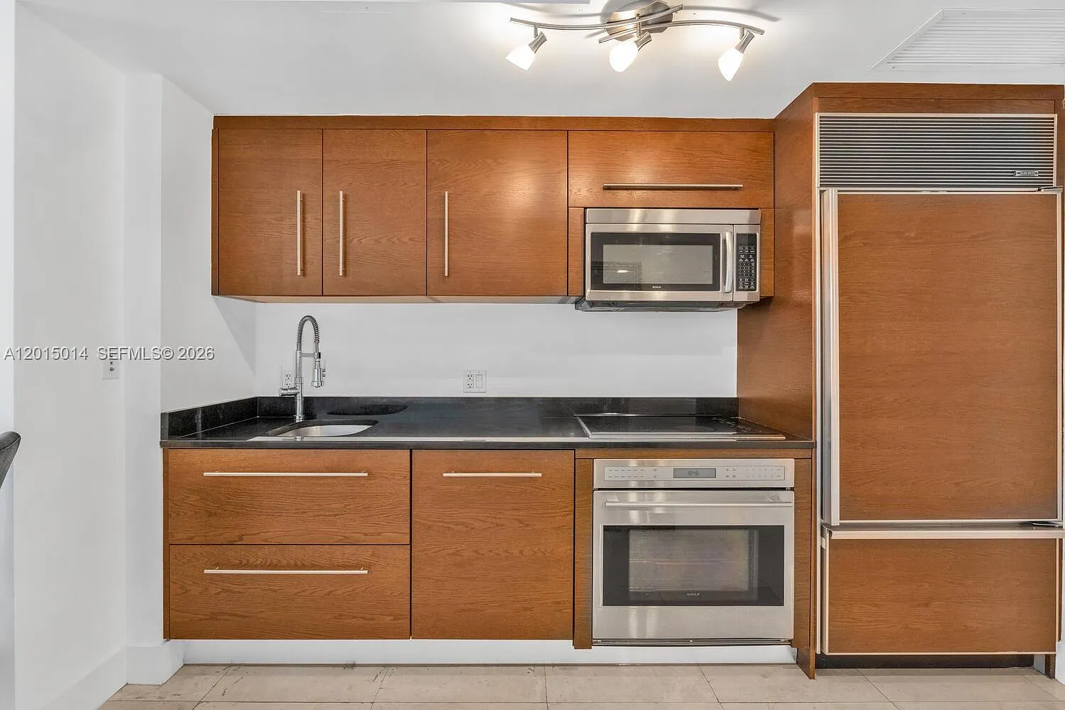 Iconbrickell Condo No 1 — Photo 2