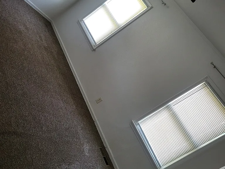 4917 E 25th Pl — Photo 5
