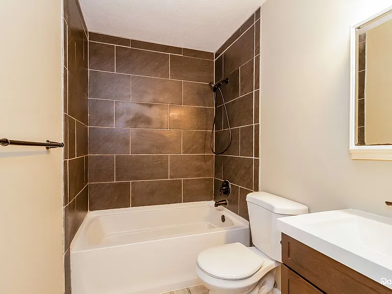 607 Fox Chase Way — Photo 11