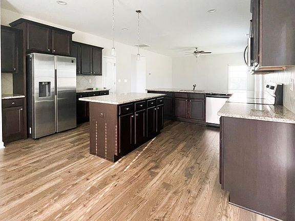 3rd image of 351 Springhaven Dr