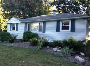 15901 W Pekara Dr, Deerfield, IL