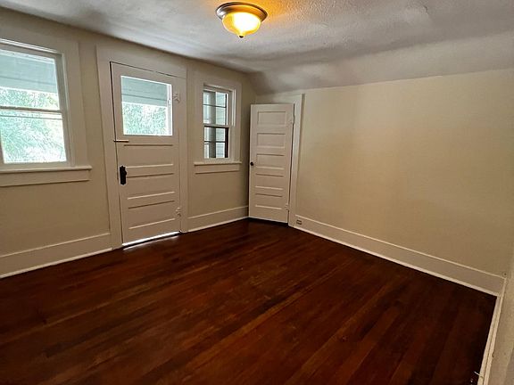 4th image of 3133 E 17th Ave