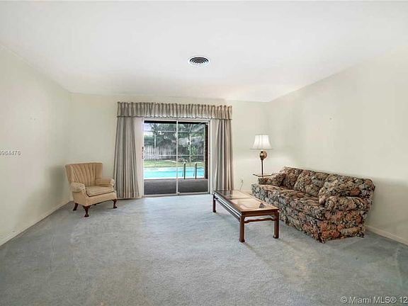 4th image of 15301 SW 82nd Ave