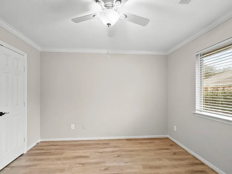 3907 Plum Hill Ln — Photo 21