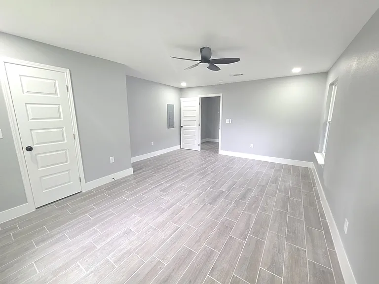 3914 Southlawn St — Photo 10