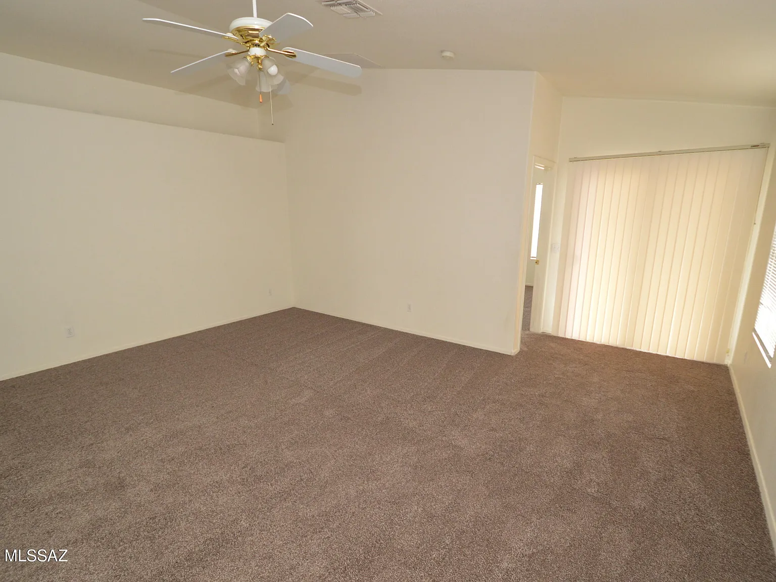 3 bed, 2.0 bath, 1575 sqft, $1,850 — Photo 3