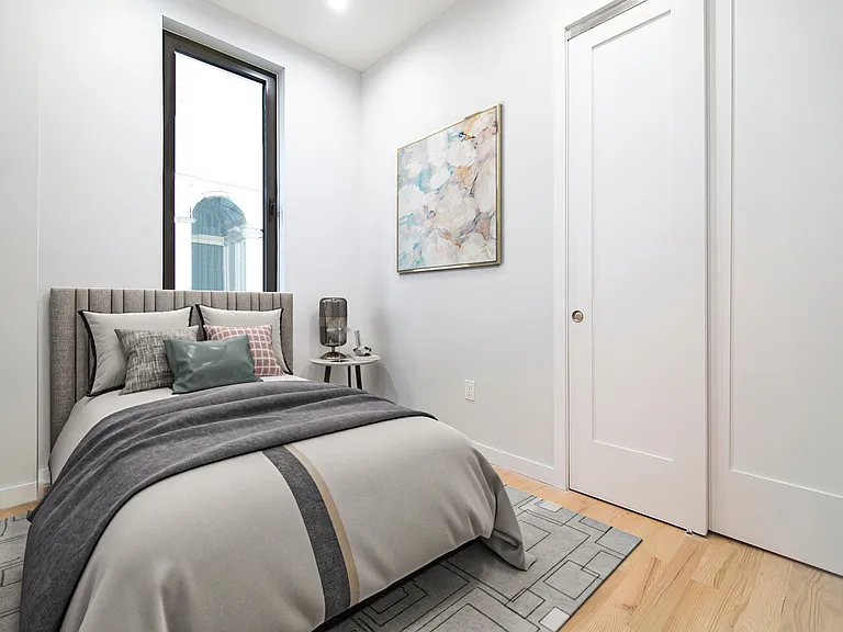 117 W 57th St #4A — Photo 3
