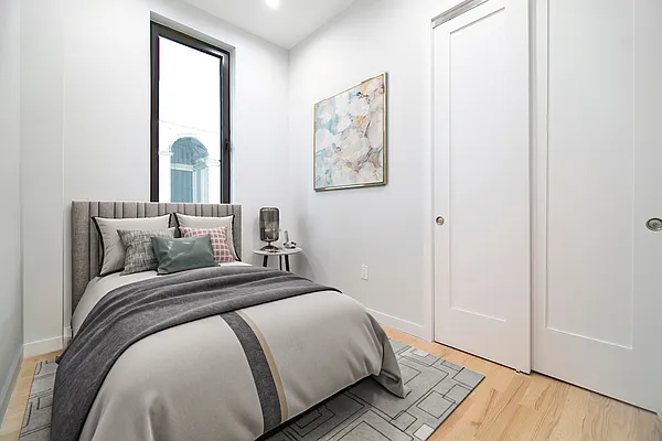 Rented by REAL New York | media 2