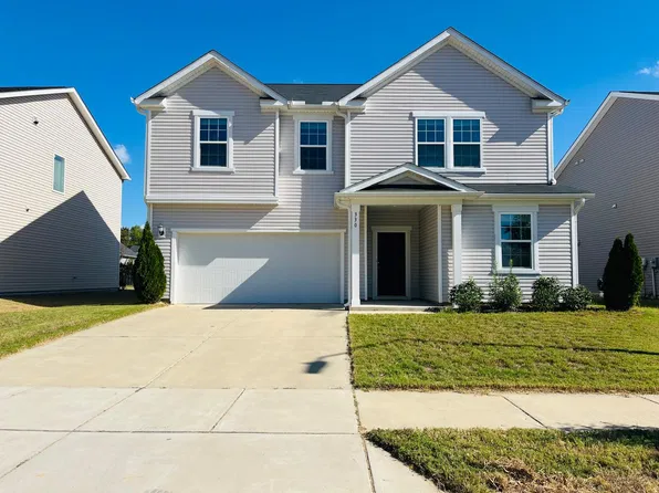330 Summer Ranch Dr, Fuquay Varina, NC 27526