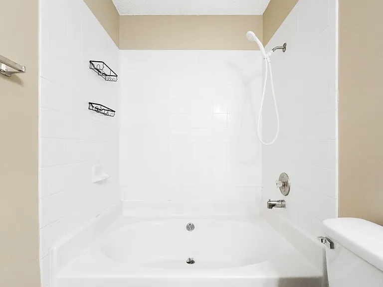 8007 Forest Xing — Photo 18