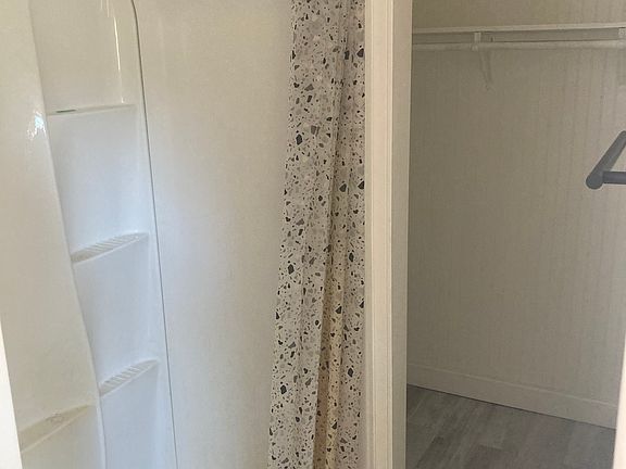 4th image of 281 Treasure Rd