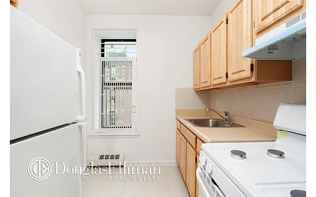 Rented by Douglas Elliman | media 3