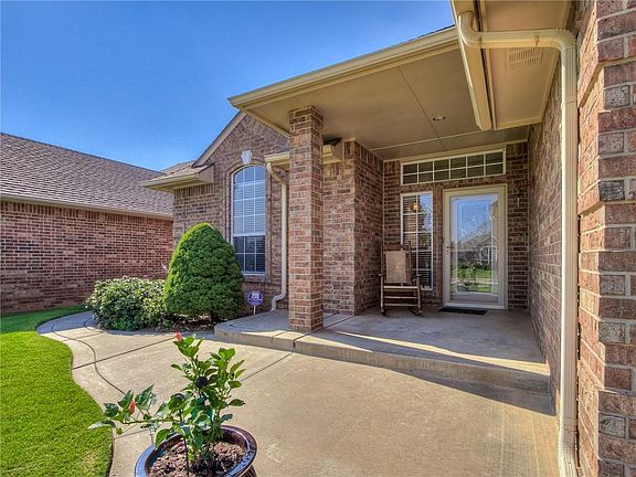 2nd image of 1316 River Birch Dr