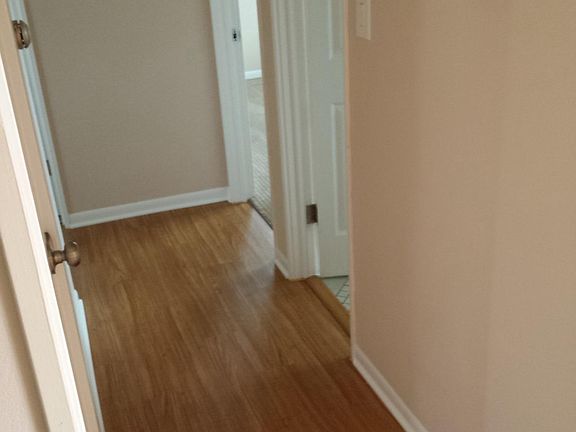 5th image of 645 W Plymouth St