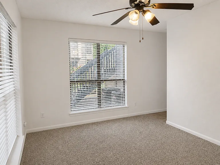 Unit 212 1 Bed/bath now available!