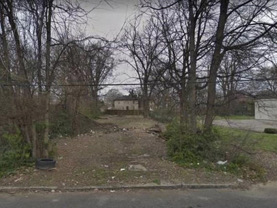 1st image of 1047 Latham St