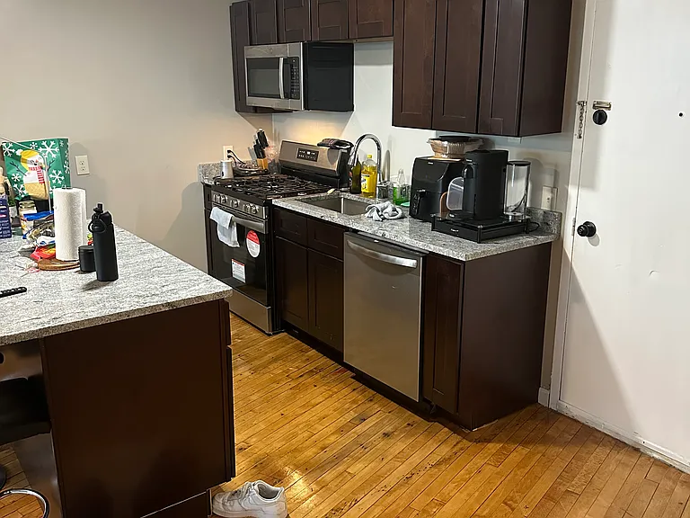 607 Charles St #8 — Photo 2