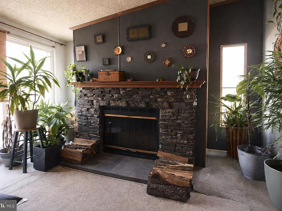 1st image of 339 Valentine Dr
