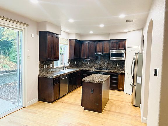 4th image of 2238 S Donovan Way