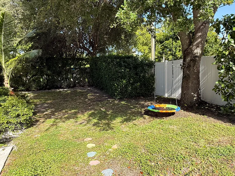 85 NW 103rd St — Photo 27