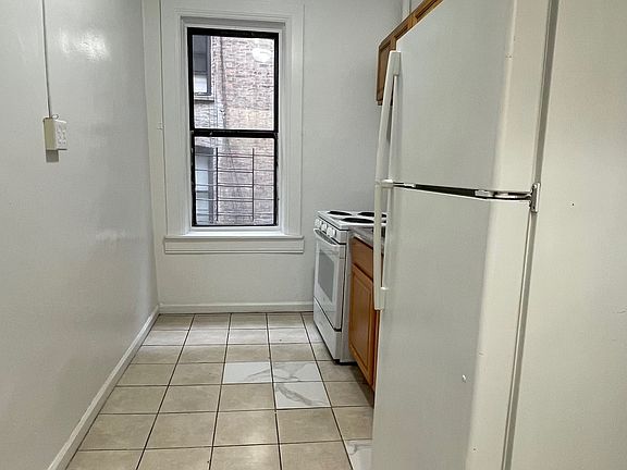 2nd image of 476 W 165th St APT 1C