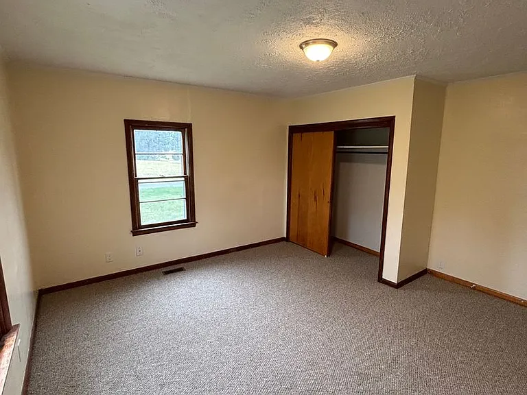 6617 Brackett Rd — Photo 12