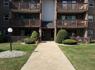 3710 215th St APT 103, Matteson, IL 60443