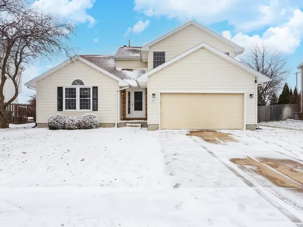 411 Beacon Cir, Bloomington, IL 61704