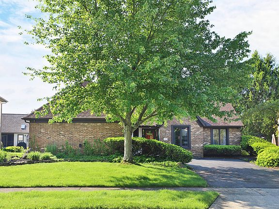 2nd image of 7775 Pembrook Dr