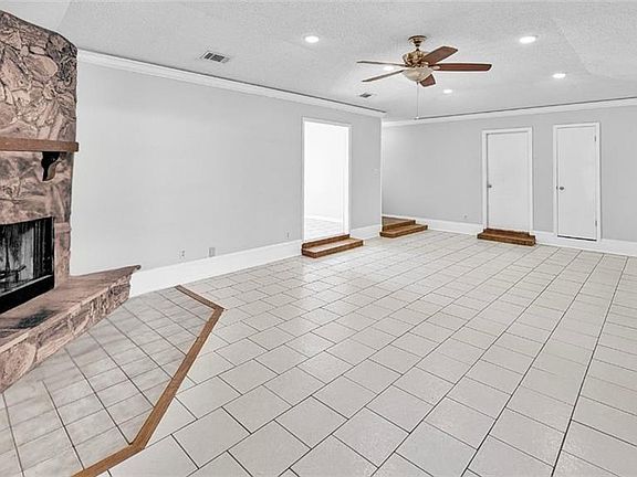 2nd image of 5165 Dueling Oaks Ave