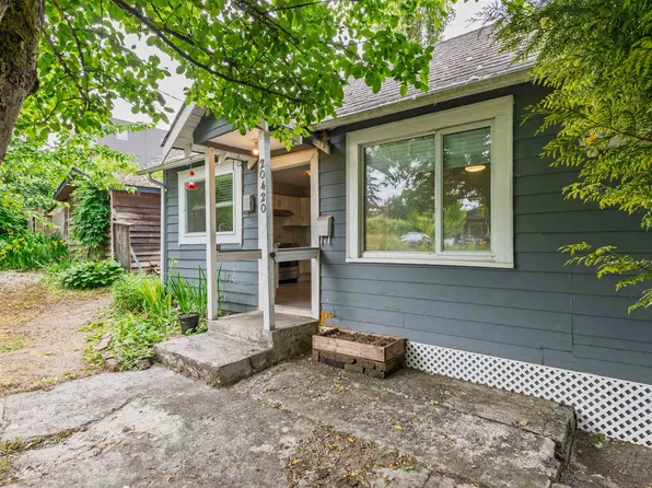 20420 Lorne Ave, Maple Ridge, BC V2X 1G7