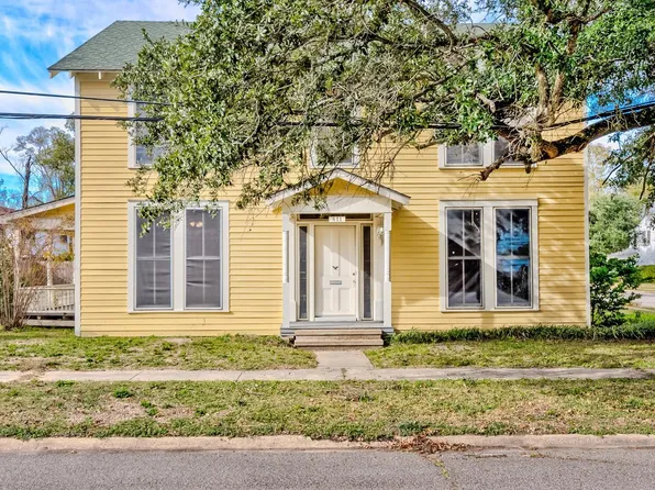 811 10th St, Orange, TX 77630