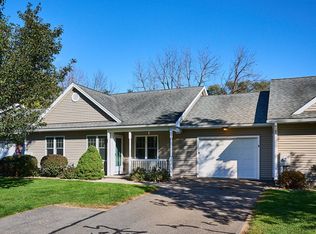 22 Pomeroy Meadow Rd UNIT 2, Southampton, MA 01073