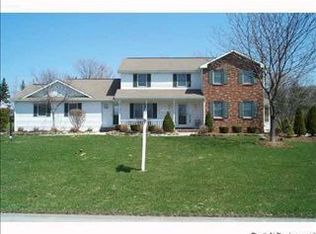 8447 Woodbox Rd, Manlius, NY 13104