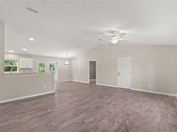 2nd image of 11888 Crocus Ave
